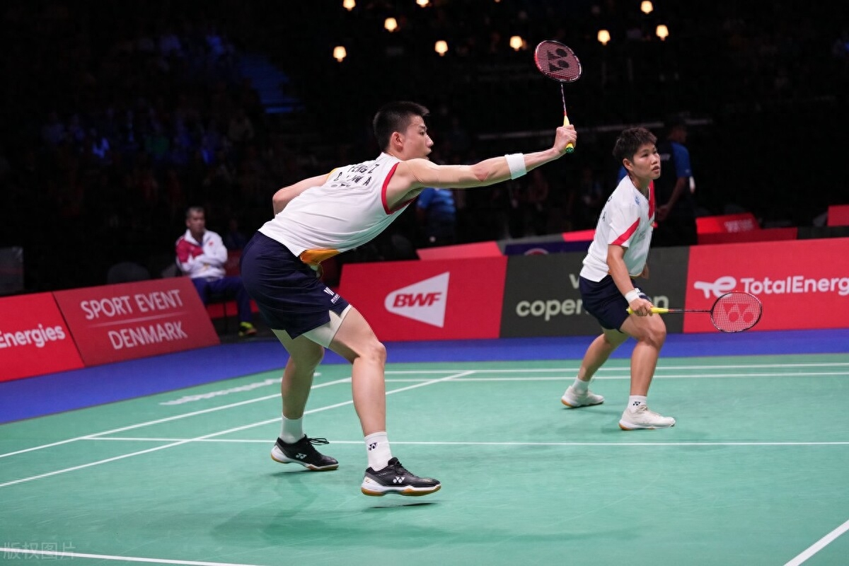 泰国羽毛球队险胜英格兰羽毛球队，辛杜完成帽子戏法