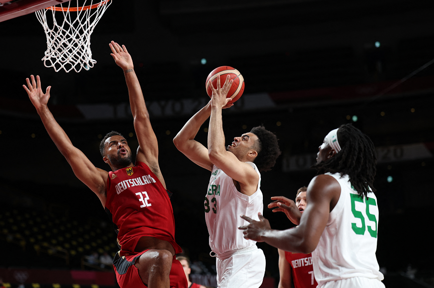 巴西男篮绝杀尼日利亚男篮，汉密尔顿完成帽子戏法