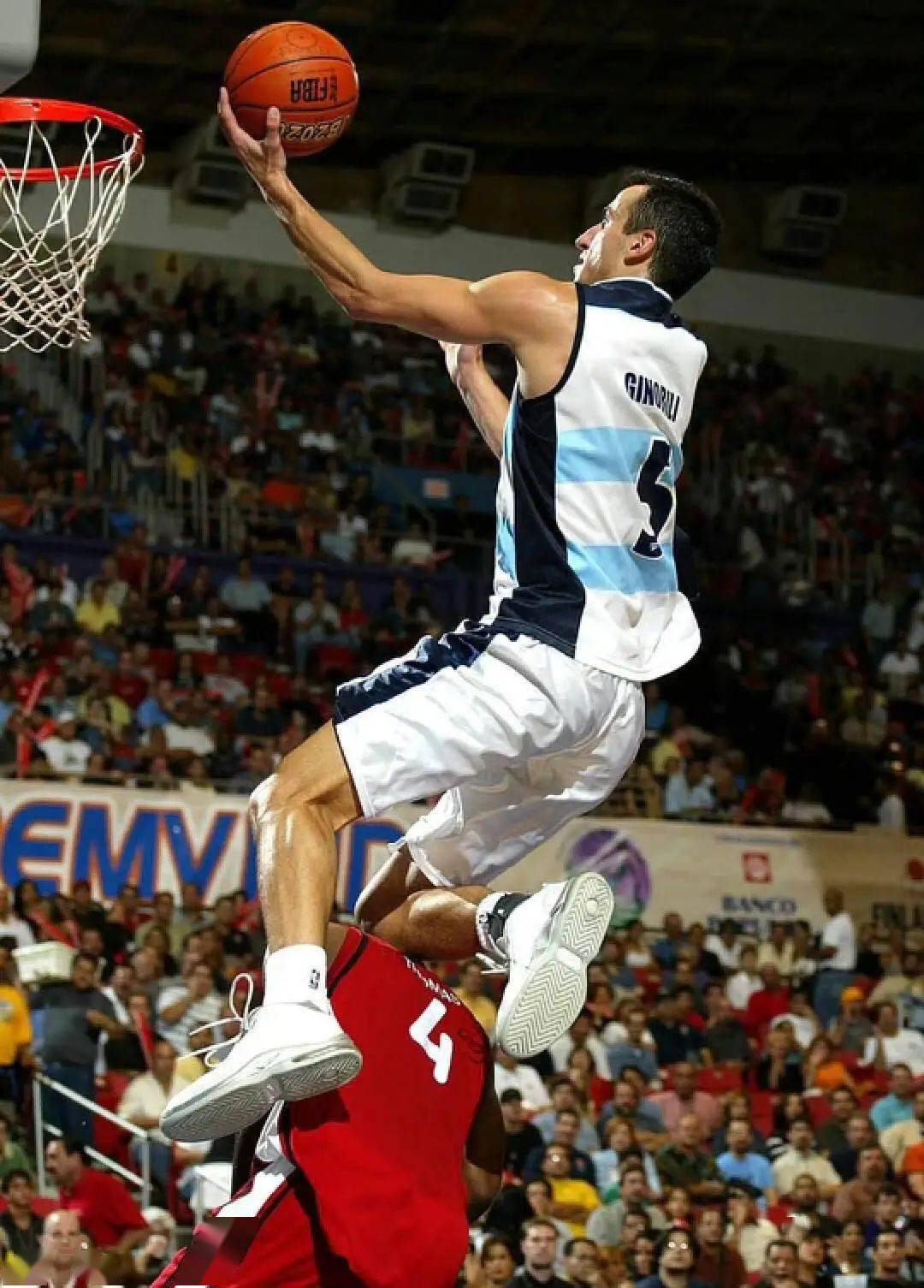 阿根廷男篮血洗澳大利亚男篮，布拉德利高光表现