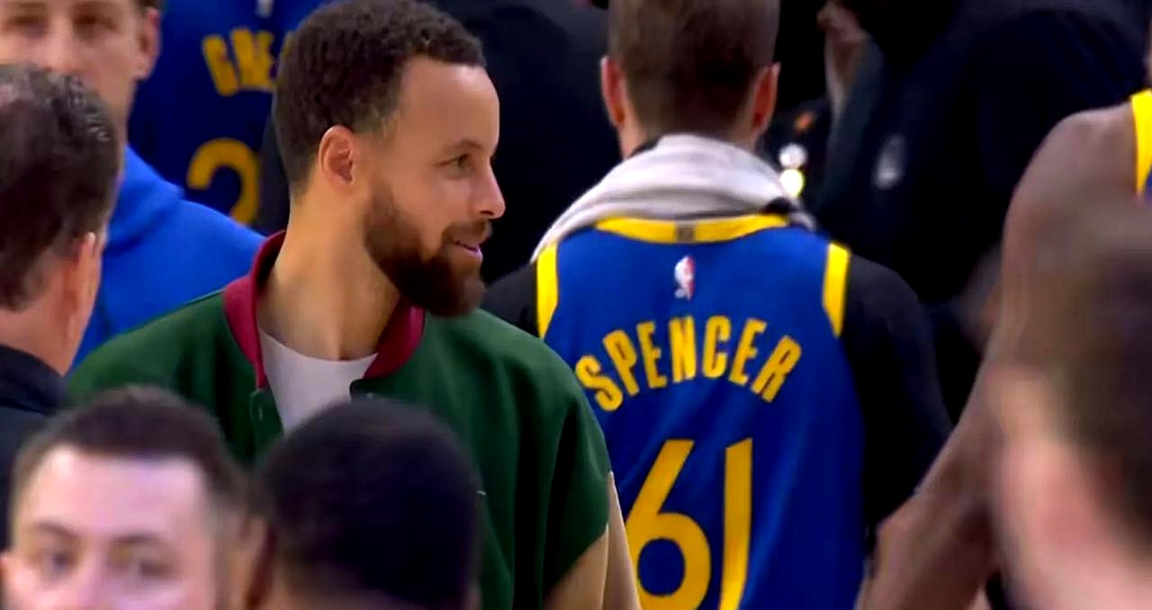 火箭完胜掘金，库里统治全场