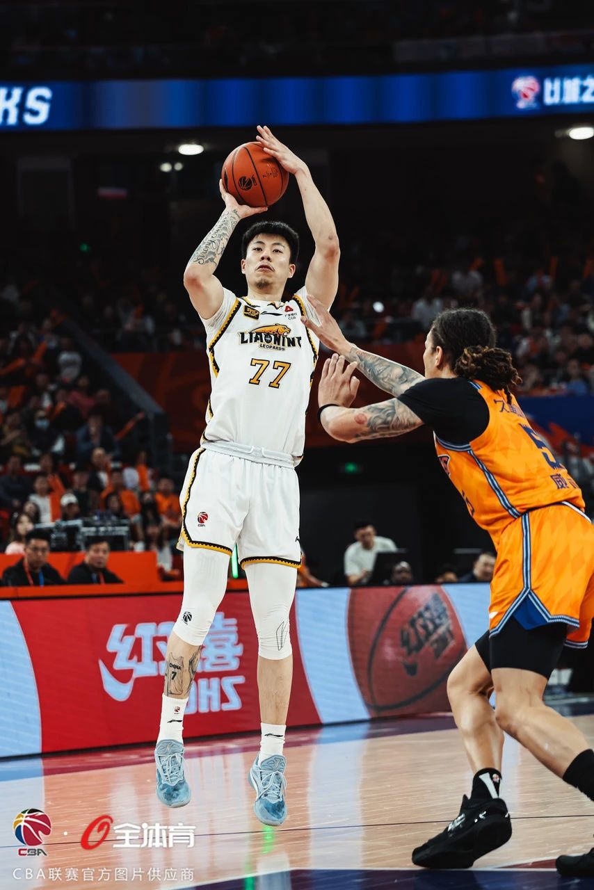 湖人逆转勇士，赵继伟点燃赛场