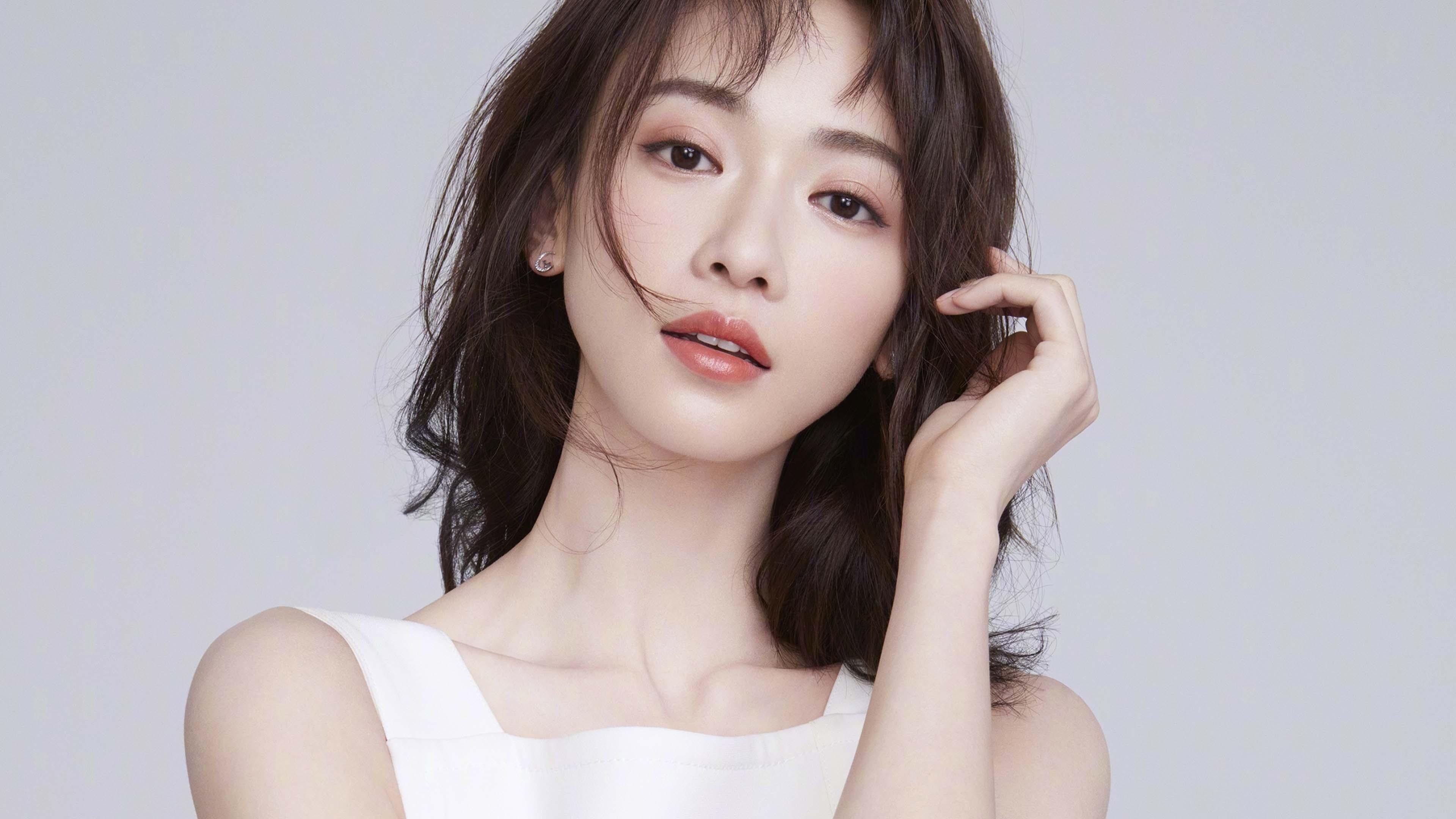 两种逆袭，一种精神，红牛二队的体系奇迹与汉密尔顿的孤勇扛旗