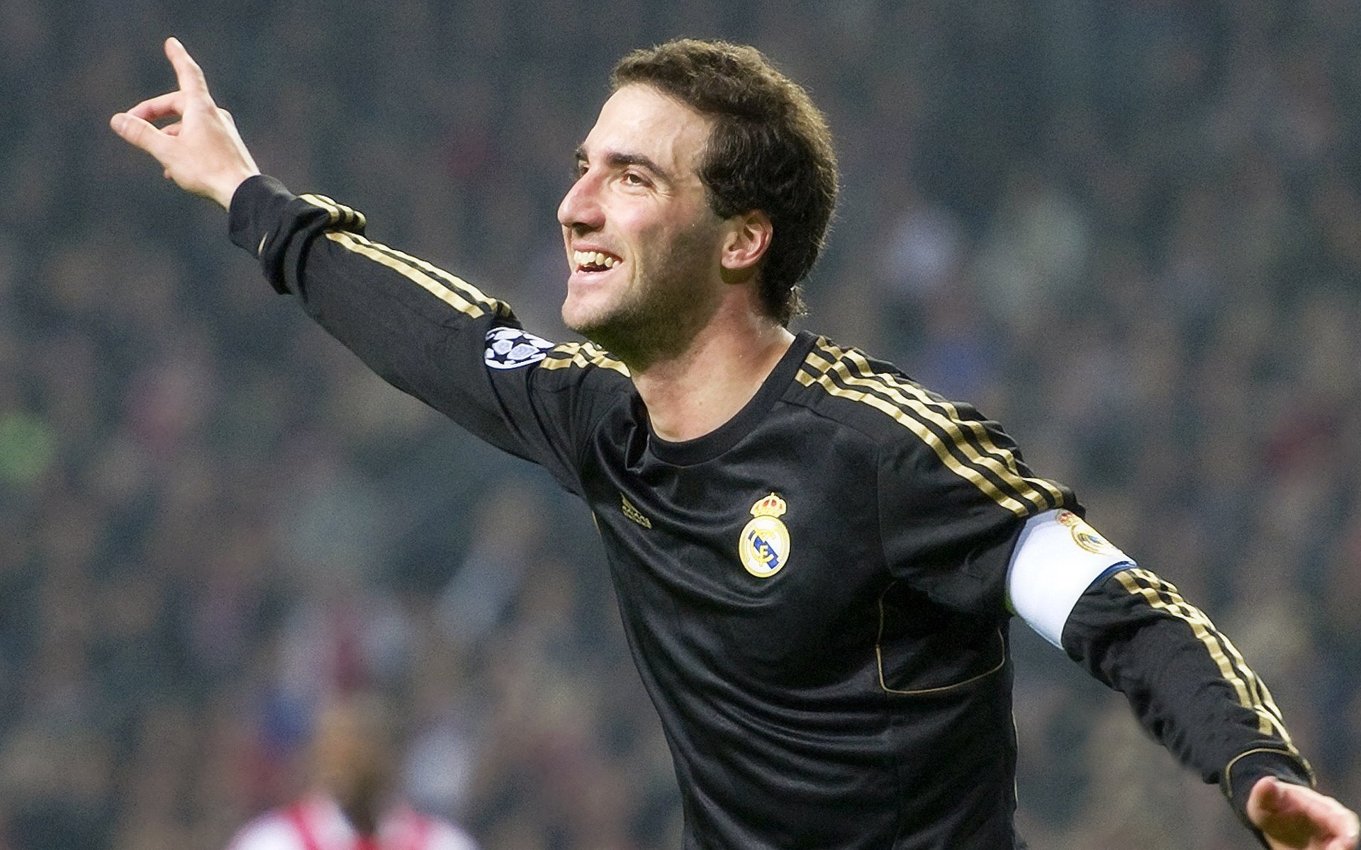 暗星崛起,贝恩用一场角斗,在国王的权杖上刻下裂痕