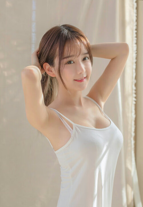 本泽马染黄,当白色传奇披上红白战袍