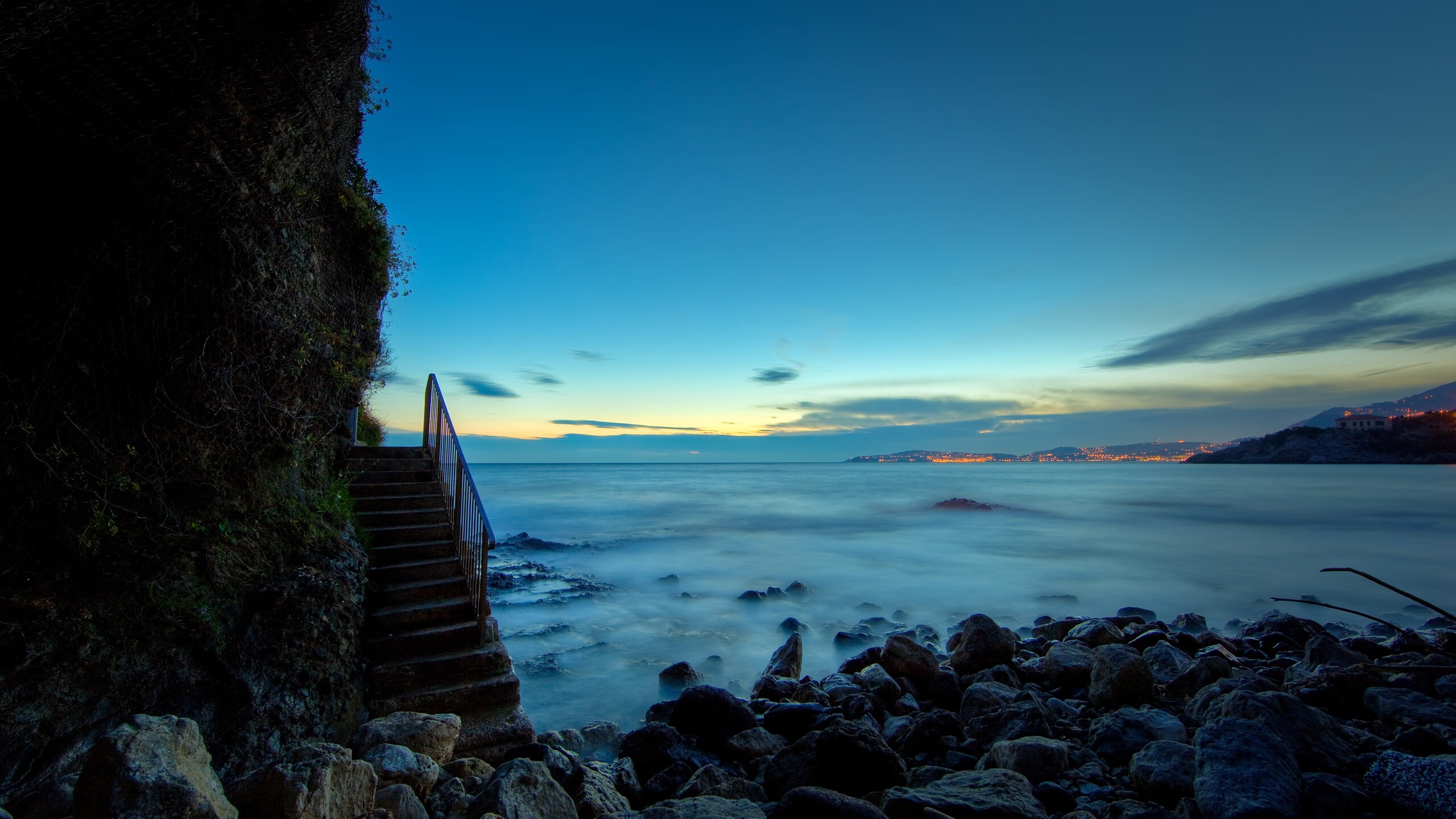 绿茵神话,贝蒂斯的战术革命与三笘薰的封神之战—平行宇宙中一场颠覆足球秩序的经典战役