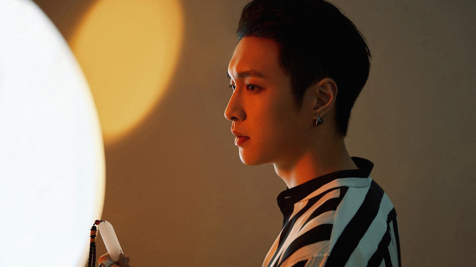 今夜，他是世界天平上唯一的砝码